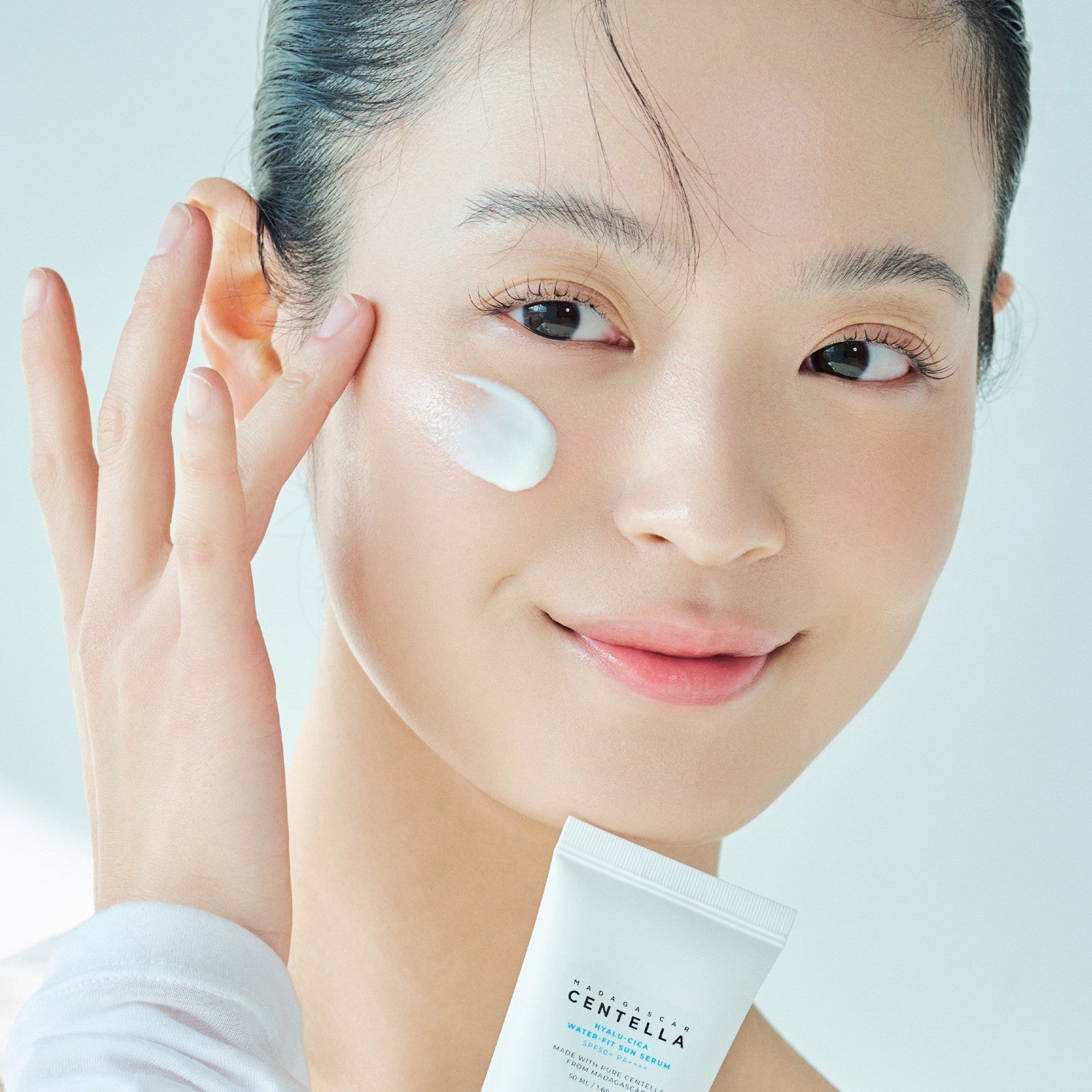 Madagascar Centella (Protector Solar) Hyalu-Cica Water-Fit Sun Serum 50ml